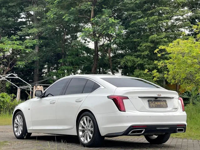 Cadillac CT5 — Фото автомобиля 4