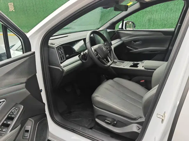 BYD Song L DM-i — Фото автомобиля 11