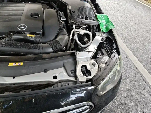 Mercedes-Benz E-Class — Фото автомобиля 21