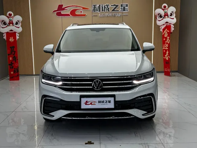 Volkswagen Tiguan L — Фото автомобиля 2