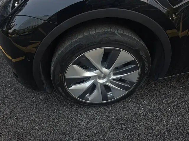Tesla Model Y — Фото автомобиля 22