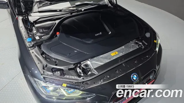 BMW i4 — Фото автомобиля 6