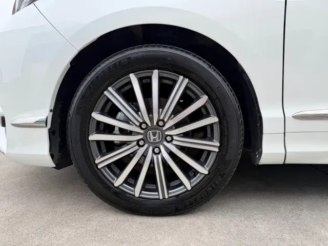 Honda Elysion — Фото автомобиля 15