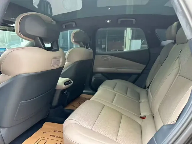 Lynk & Co Z10 — Фото автомобиля 5