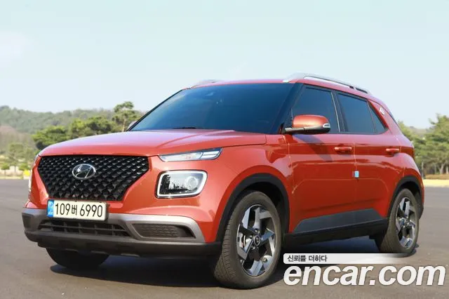 Hyundai Venue — Фото автомобиля 2