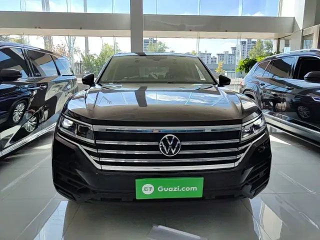 Volkswagen Touareg — Фото автомобиля 2