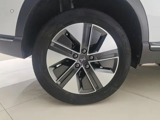 Xpeng G3 — Фото автомобиля 6