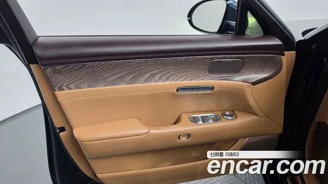 Genesis G90 Бензин 3.5 турбо AWD — Фото автомобиля 24