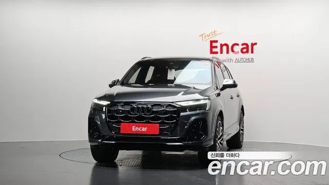 Audi SQ7 — Фото автомобиля 3