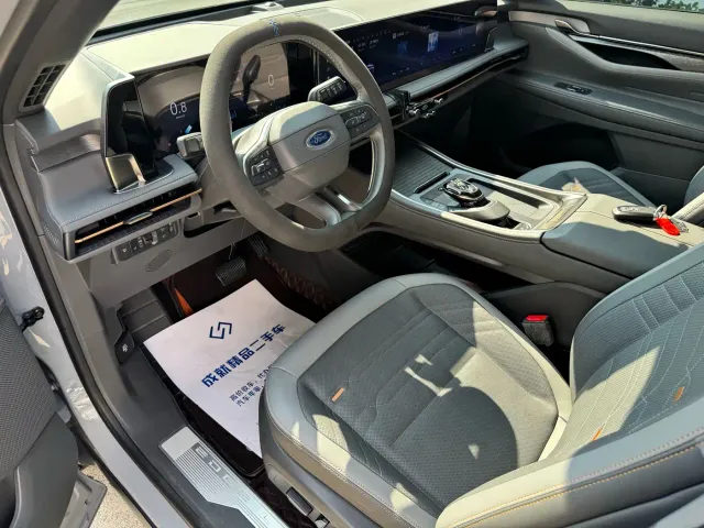 Ford Edge — Фото автомобиля 4