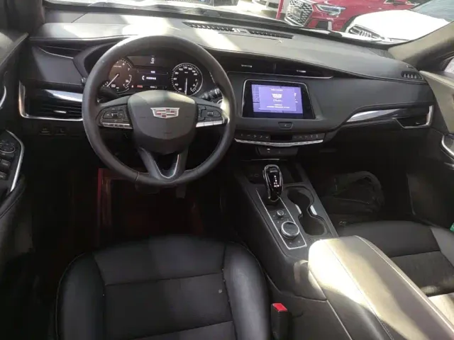 Cadillac XT4 — Фото автомобиля 9