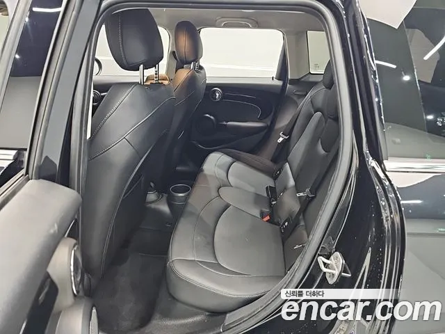 Mini Cooper Cooper 5 дверей Classic — Фото автомобиля 19