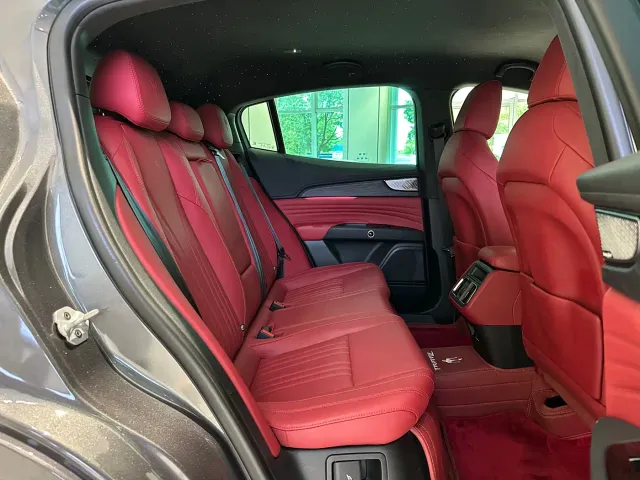 Maserati Grecale — Фото автомобиля 14
