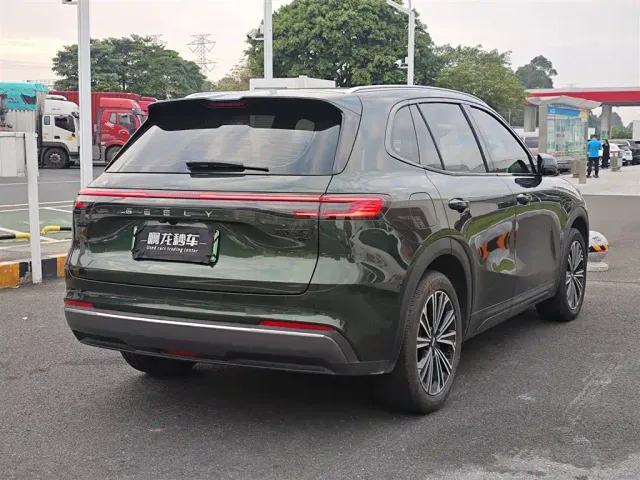 Geely Galaxy Starship 7 EM-i — Фото автомобиля 9