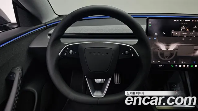 Tesla Model 3 — Фото автомобиля 13
