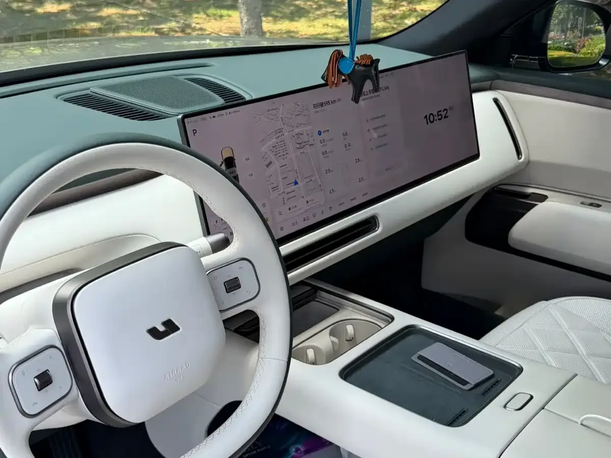 Li Auto Li Xiang L9 2026 Base Model — Фото автомобиля 20
