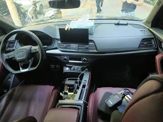 Audi Q5L — Фото автомобиля 12