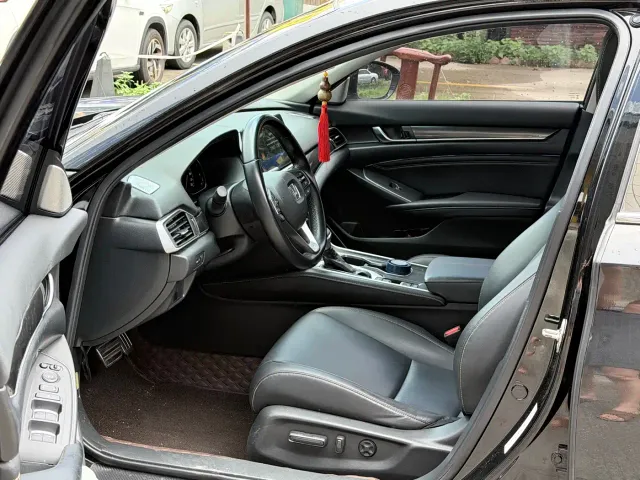 Honda Accord — Фото автомобиля 6