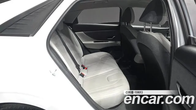 Hyundai Avante CN7 — Фото автомобиля 12