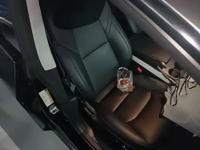 Tesla Model 3 — Фото автомобиля 24