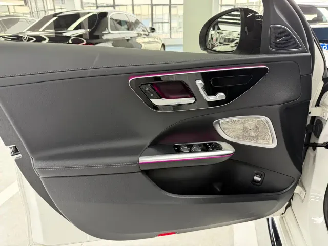 Mercedes-Benz C-Class — Фото автомобиля 3