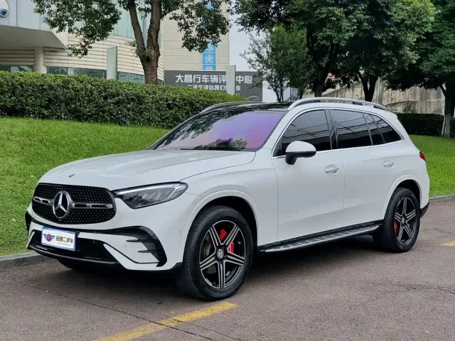 Фотография автомобиля — Mercedes-Benz GLC-Class