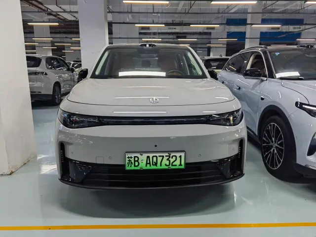 Leapmotor C10 — Фото автомобиля 2