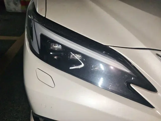 Lexus ES — Фото автомобиля 7