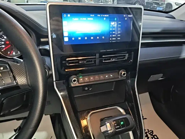 Haval M6 — Фото автомобиля 12