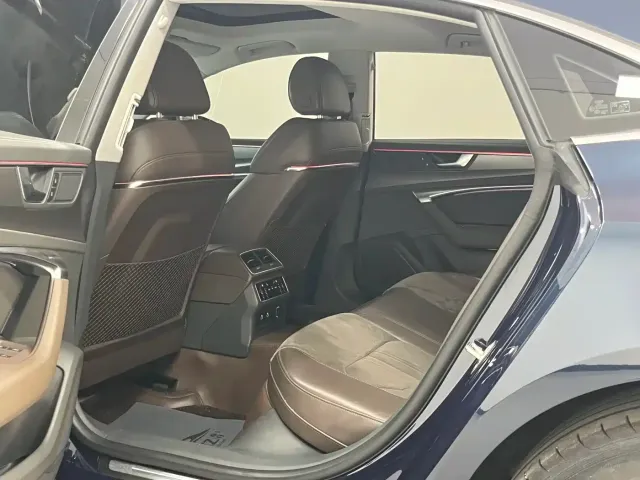 Audi A7L — Фото автомобиля 14