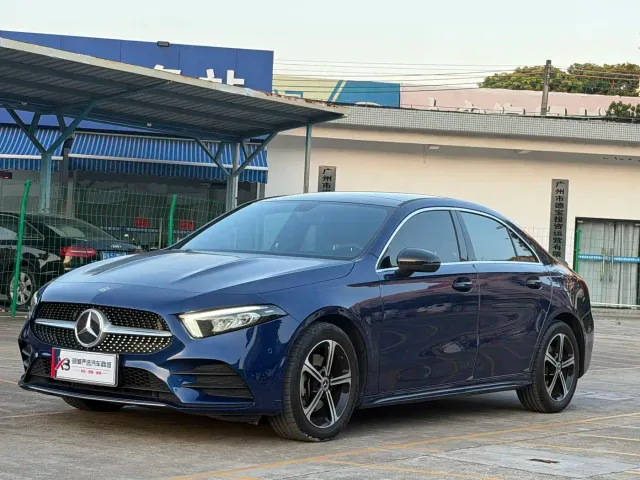 Фотография автомобиля — Mercedes-Benz A-Class
