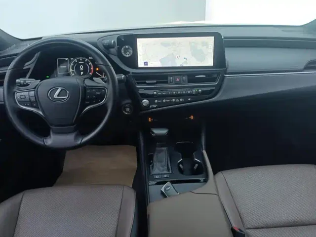 Lexus ES — Фото автомобиля 12