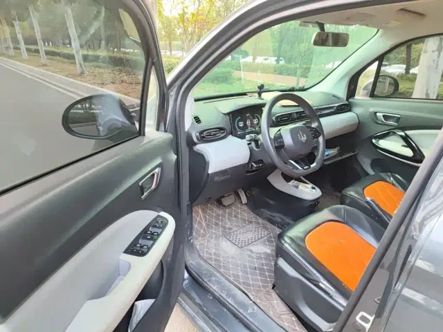 Leapmotor T03 — Фото автомобиля 12