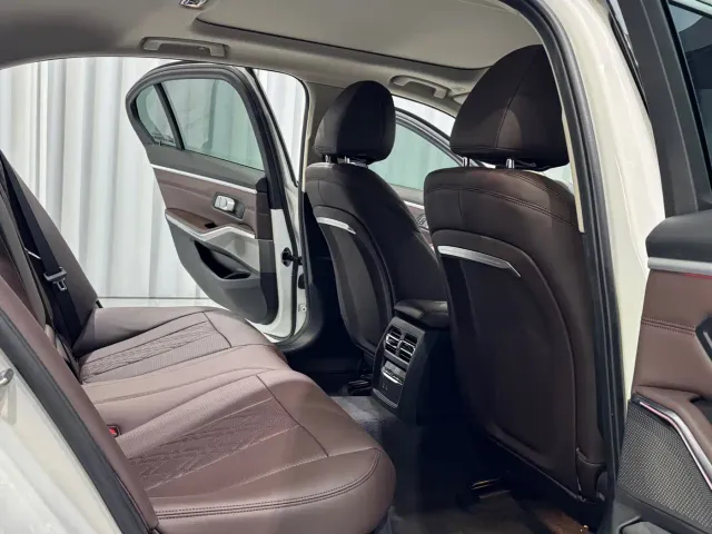 BMW 3 Series — Фото автомобиля 13