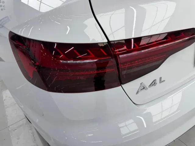 Audi A4L — Фото автомобиля 9