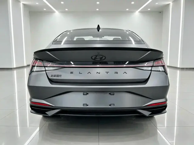 Hyundai Elantra — Фото автомобиля 5