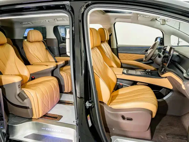 Denza D9 — Фото автомобиля 25
