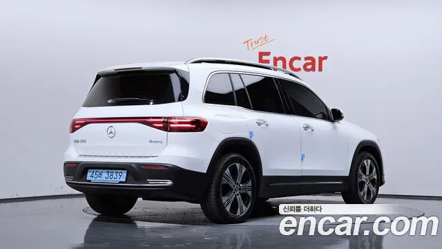 Mercedes-Benz EQB X243 — Фото автомобиля 2