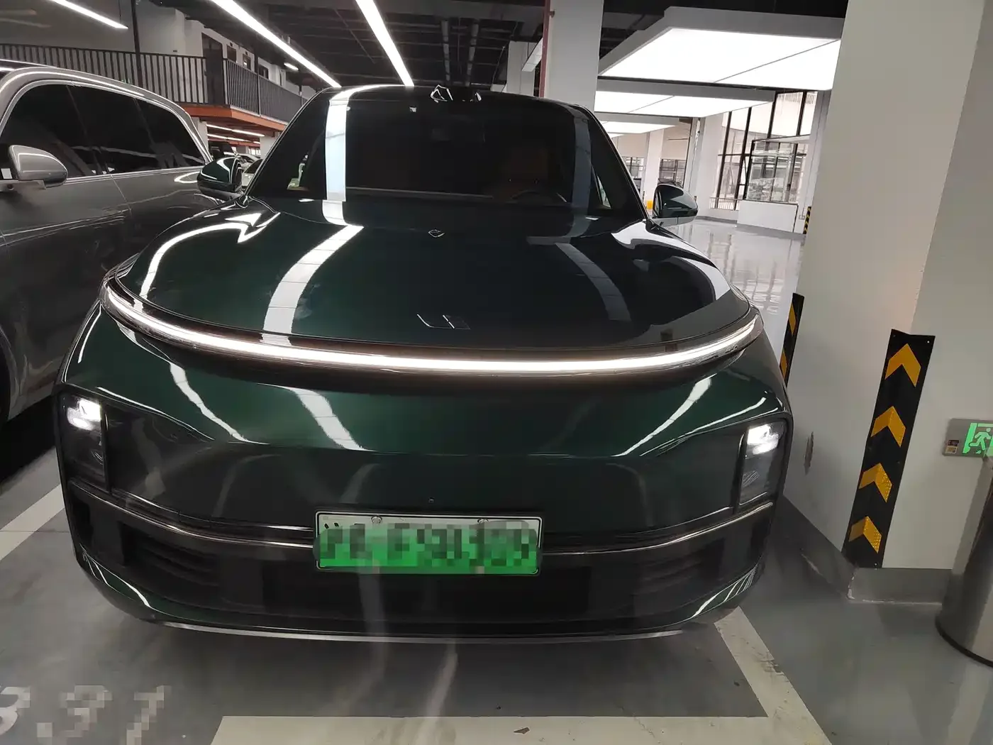 Li Auto Li Xiang L9 2022 Max — Фото автомобиля 2