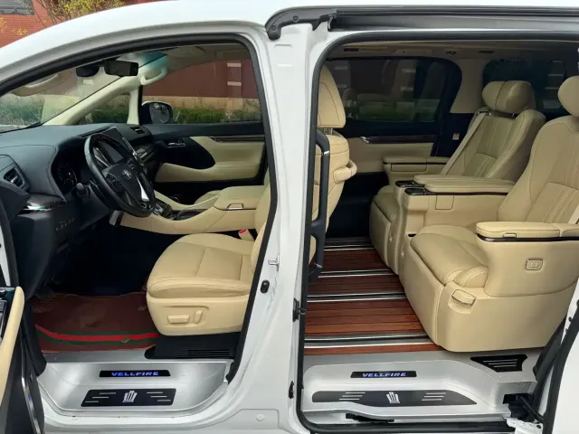 Toyota Vellfire — Фото автомобиля 7