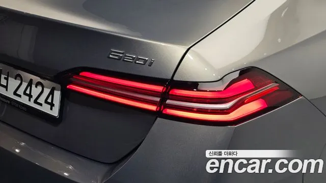 BMW 5-Series — Фото автомобиля 20