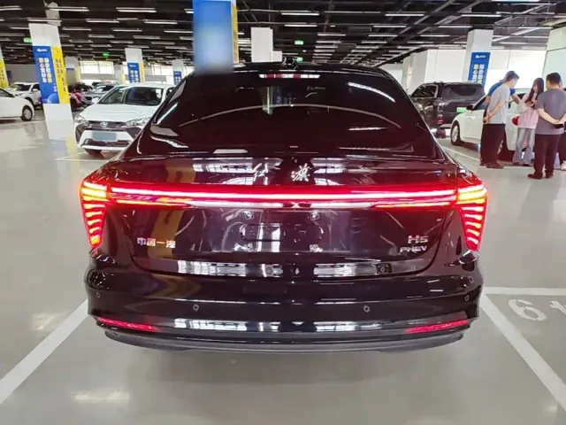 Hongqi H5 PHEV — Фото автомобиля 3