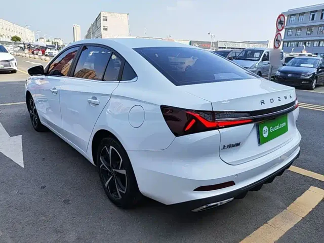 Roewe i5 — Фото автомобиля 4