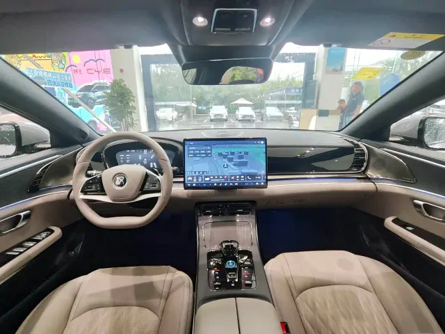 BYD Han — Фото автомобиля 14