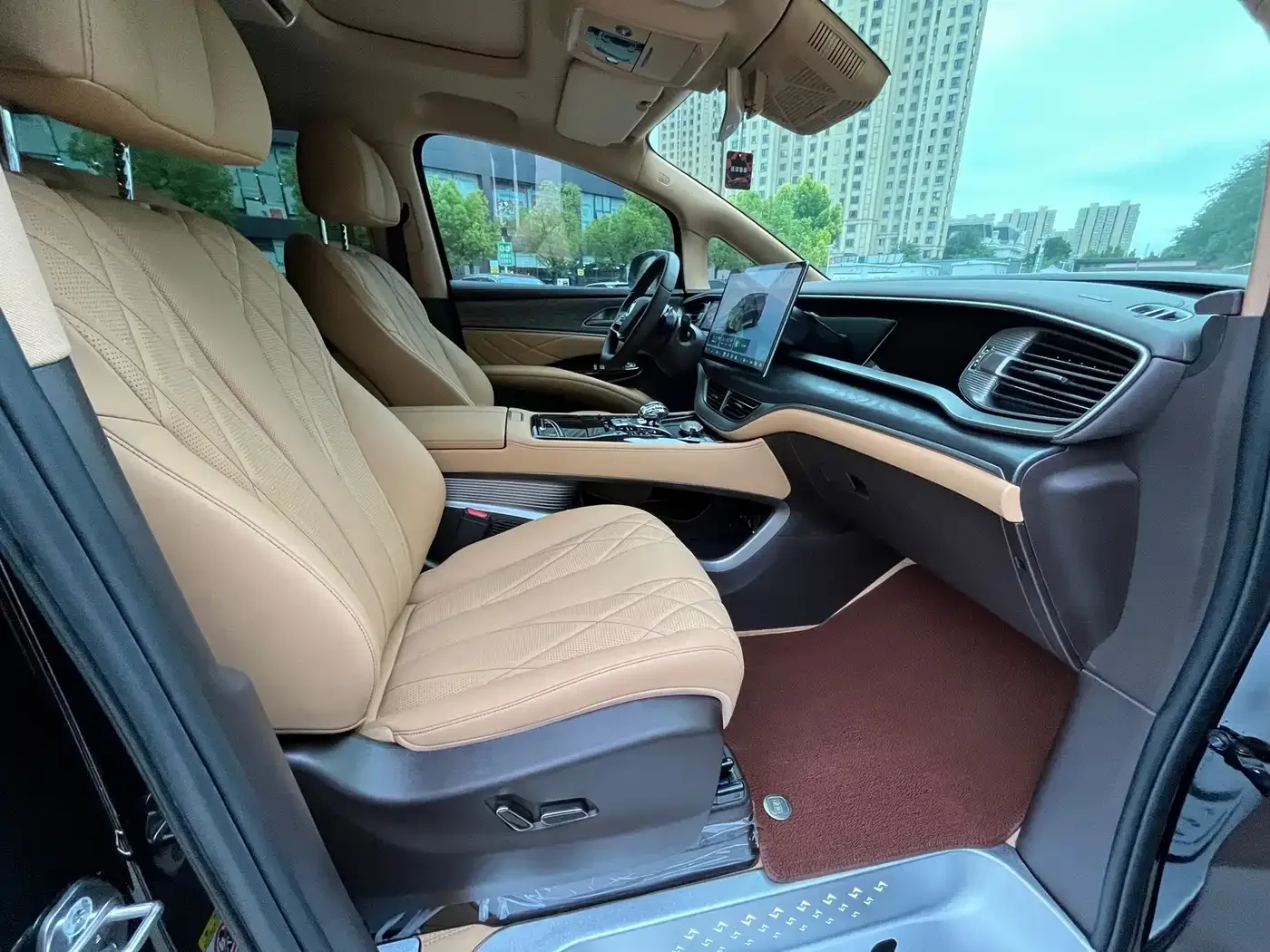 Denza Denza D9 2025 DM-i Smart Drive Edition 1020 AWD Premium — Фото автомобиля 19
