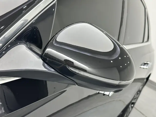 Mercedes-Benz E-Class — Фото автомобиля 23