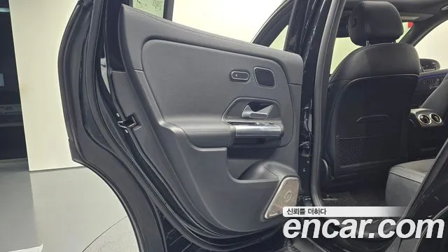 Mercedes-Benz EQA — Фото автомобиля 24