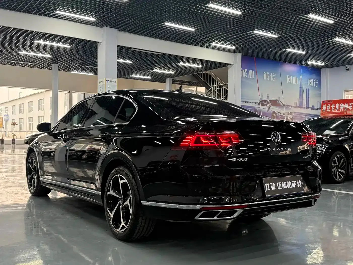 Volkswagen Magotan 2025 Facelift Public Edition 330TSI DSG Luxury — Фото автомобиля 7