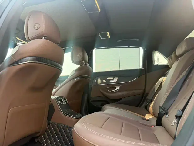 Mercedes-Benz E-Class — Фото автомобиля 5