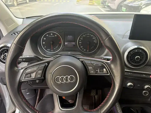 Audi Q2L — Фото автомобиля 11